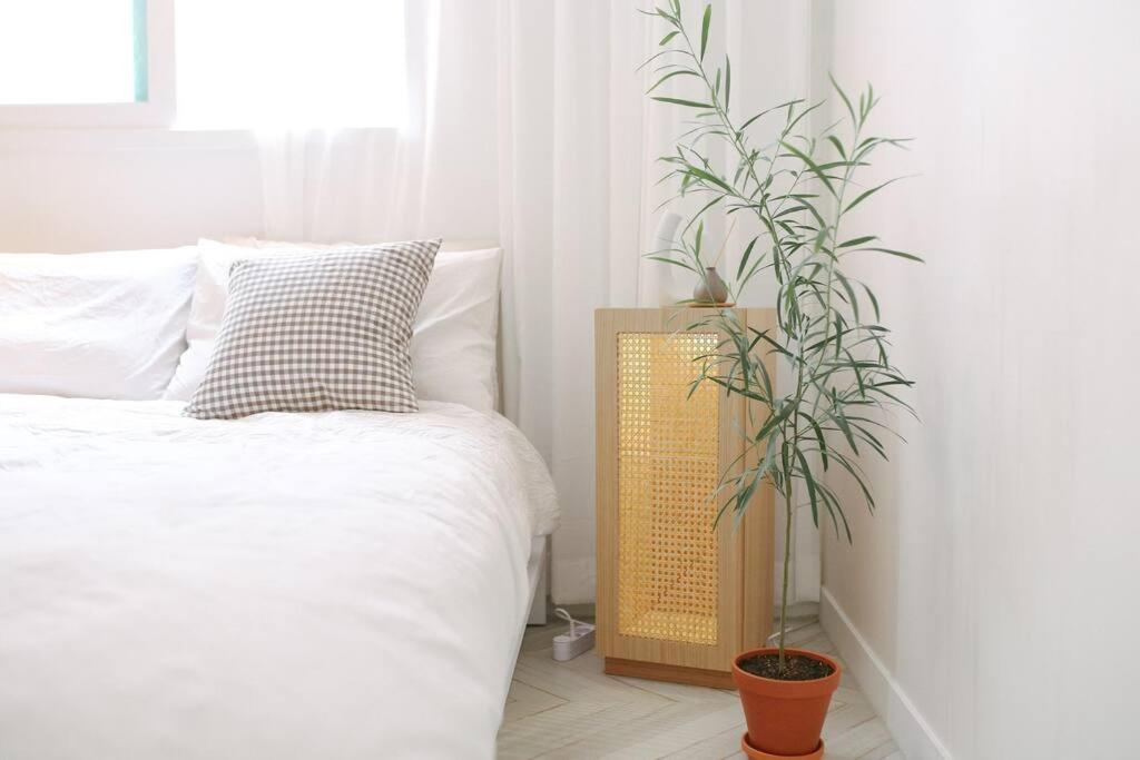 Brick House / Hongik Station 10min Apartment *