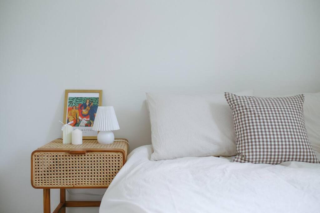 Apartment Brick House / Hongik Station 10min *